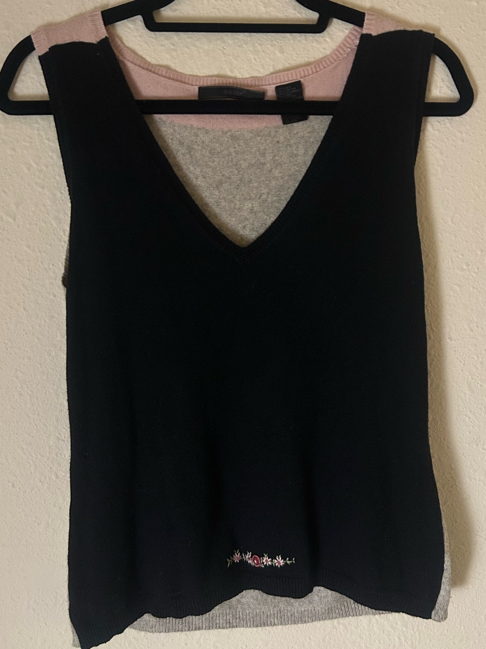 Silk and Cashmere Embroidered Women’s Black V-Neck Layered Knit Tank with Pink
